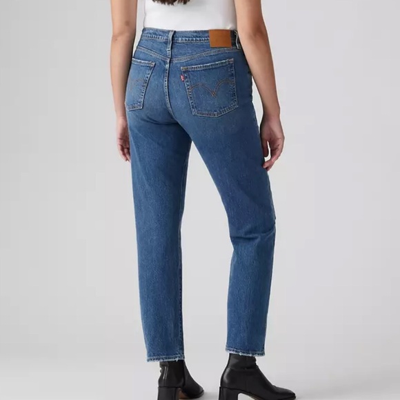 Levi’s Wedgie Straight Blue Jeans - Picture 2 of 10